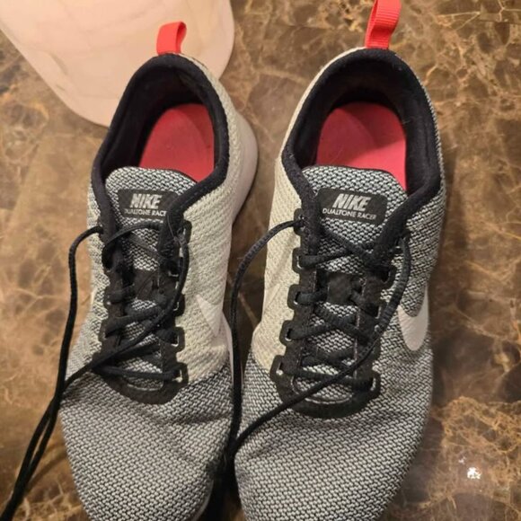 Size 5.5 Youth / 7 Women Nike Runners - Picture 2 of 7